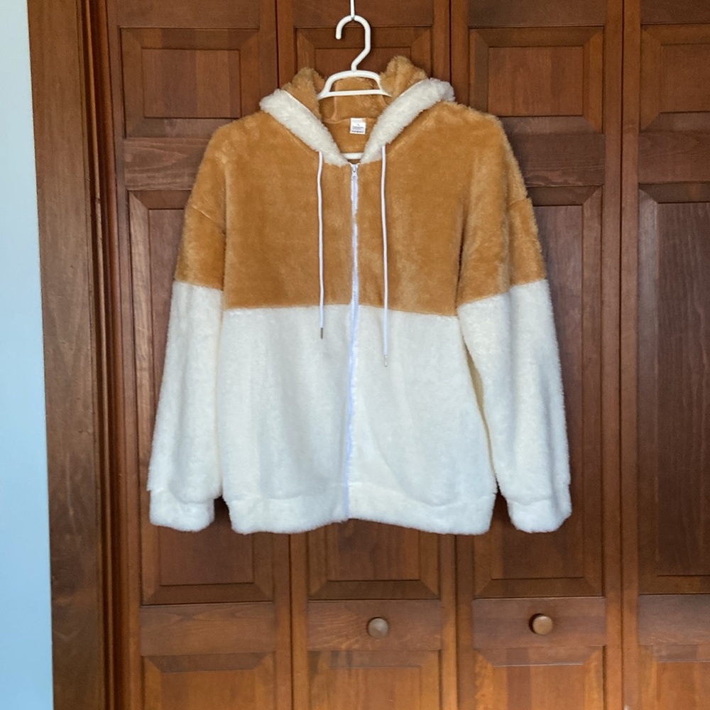 Two-Tone Fuzzy Sherpa Hooded Zip-Up Jacket~New Without Tags~Large